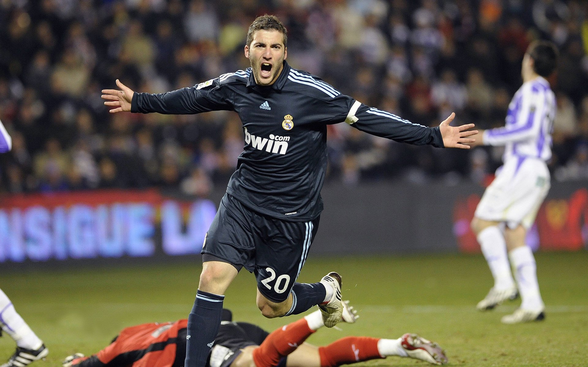 巴塞罗那豪取连胜，球队实力蒸蒸日上，巴塞罗那最经典的比赛