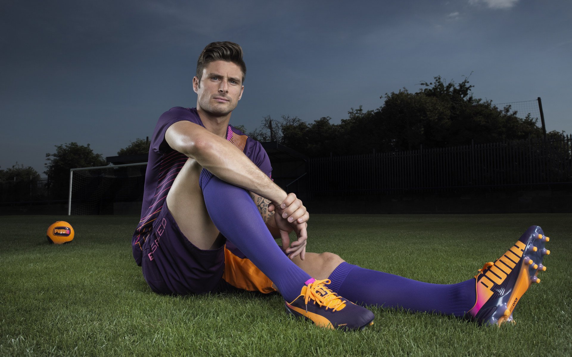 英超豪门引入新晋青训教练,强化年轻球员培养,英超俱乐部青训球员定义